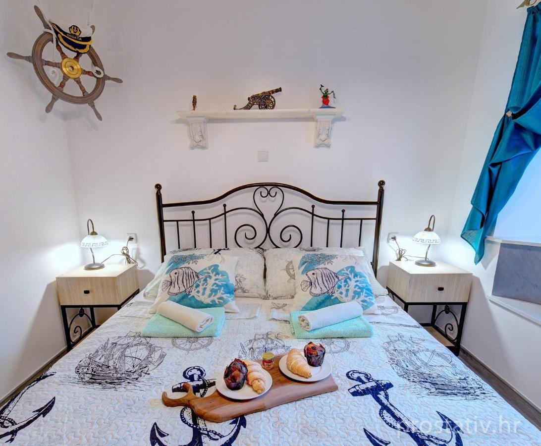 Apartmani Frankopan 1 Сен Екстериор снимка